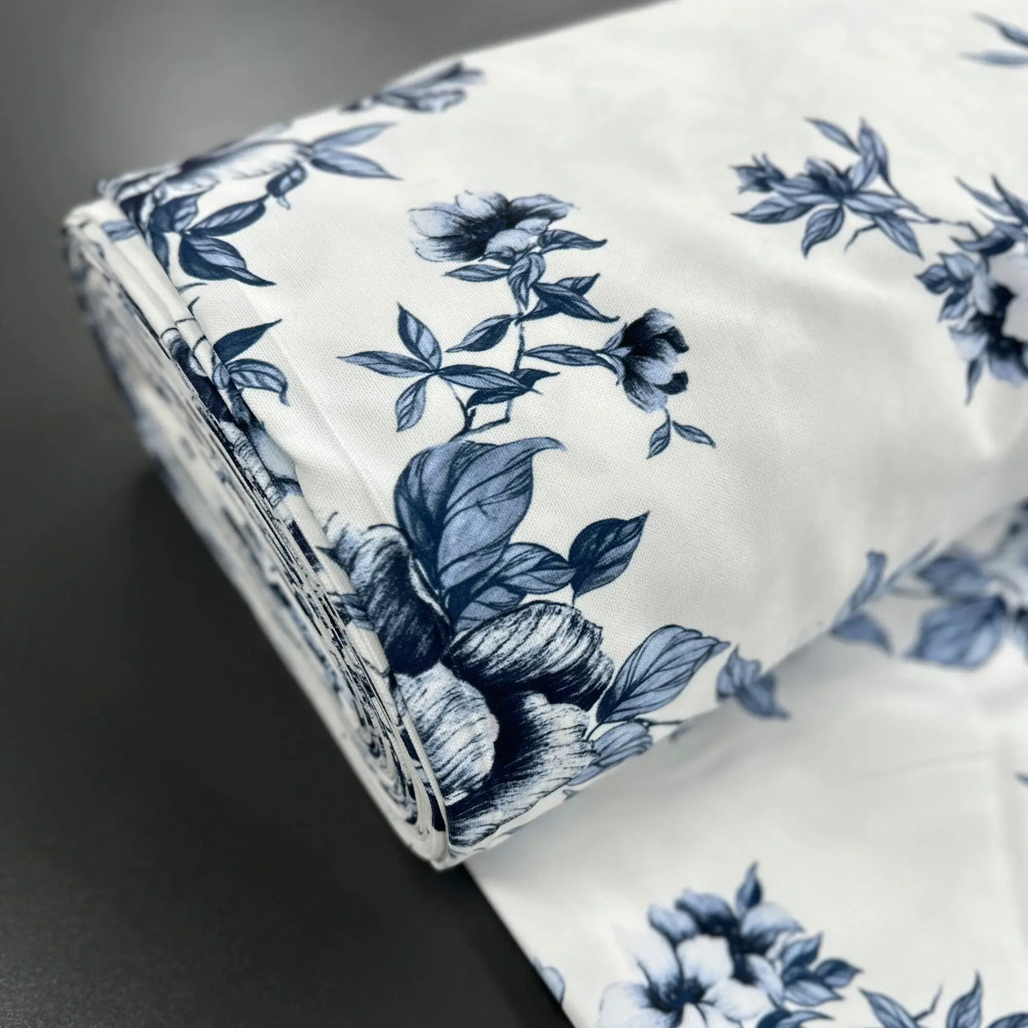 fabric roll for Curtains Maiolica Style with Blue Floral Toile Pattern, Chinoiserie Rose