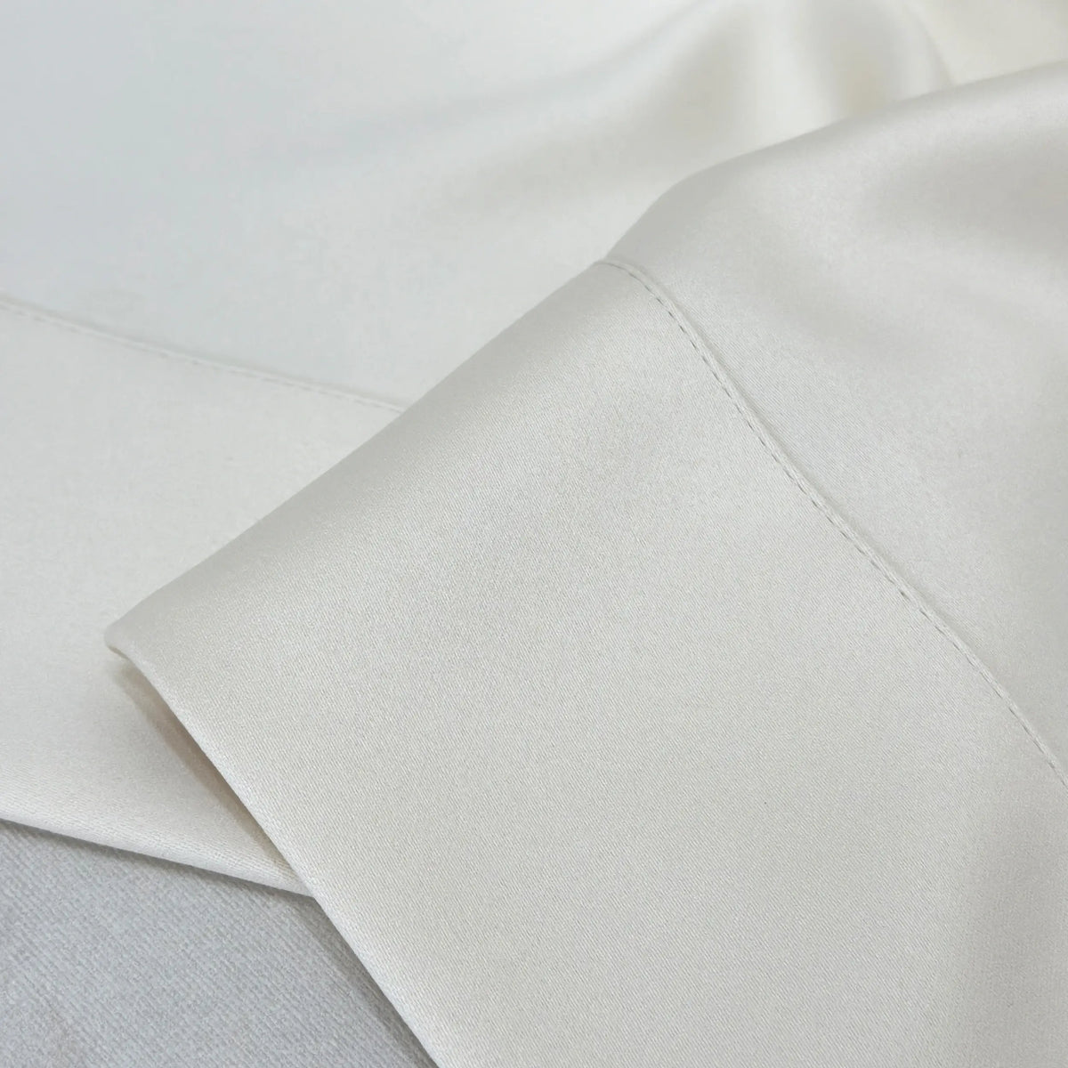 Soft Panel Curtains for Modern Living Room in Cream Color