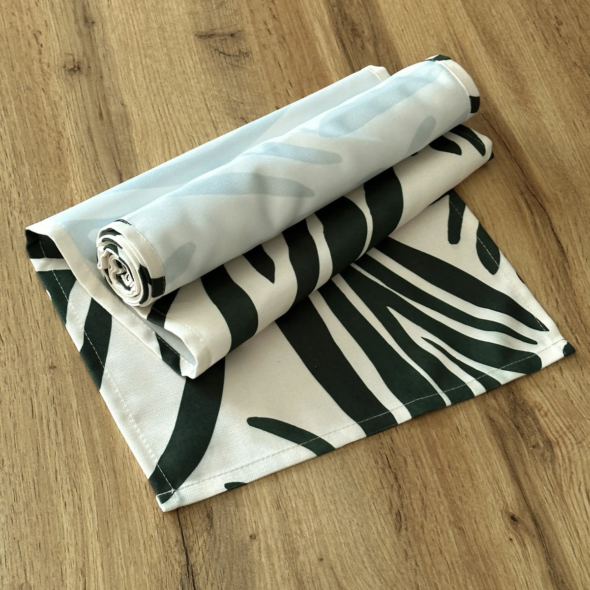 Table Runner Modern Abstract Green / Beige