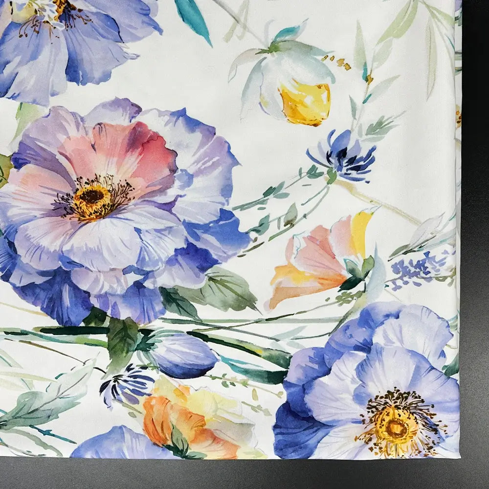 Table Runner's fabric with blue flowers