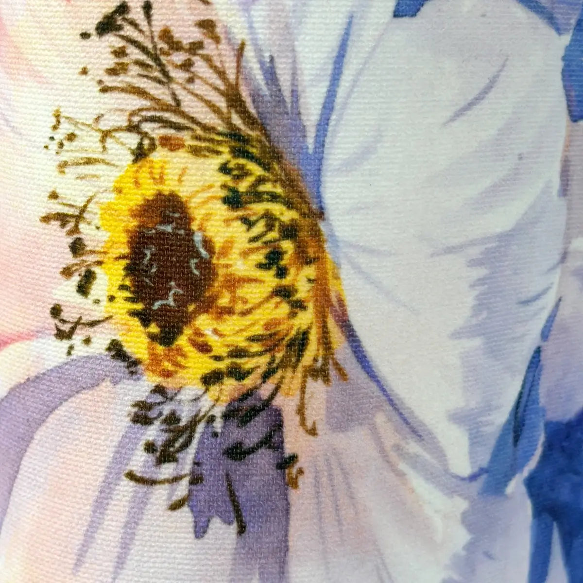 Table Runner's fabric with blue flowers