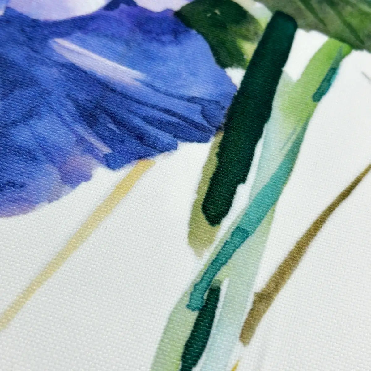 Table Runner's fabric with blue flowers