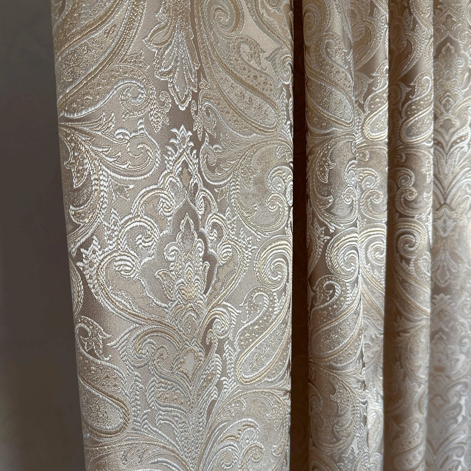 Jacquard Tapestry Curtains, Luxury Paisley Patterned in Rich Beige Gold Color