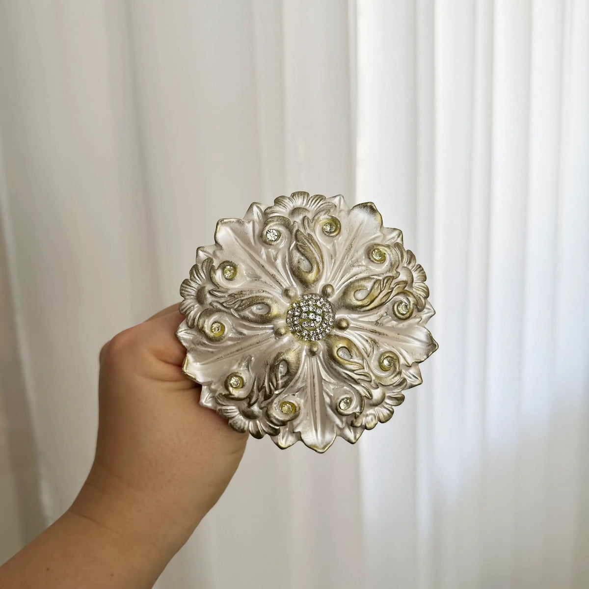 Wall Curtain Hook Round in Moroccan Style white 
