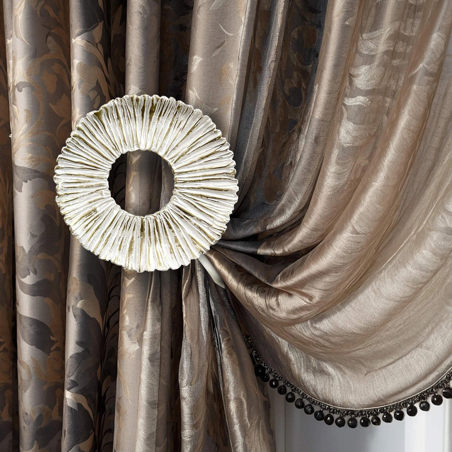 Round Luxury Curtain Holdbacks, White 