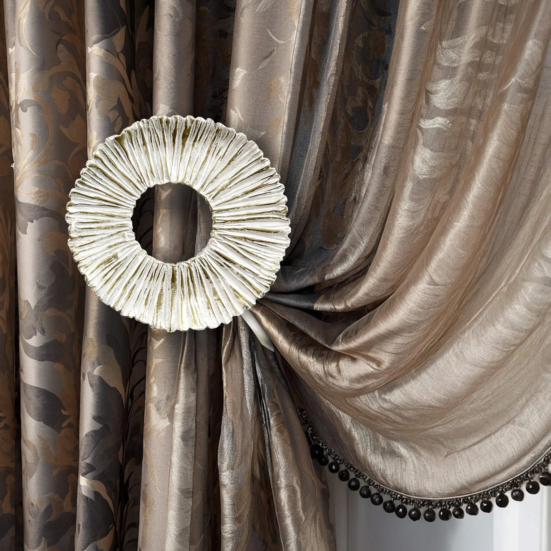 Round Luxury Curtain Holdbacks, White 