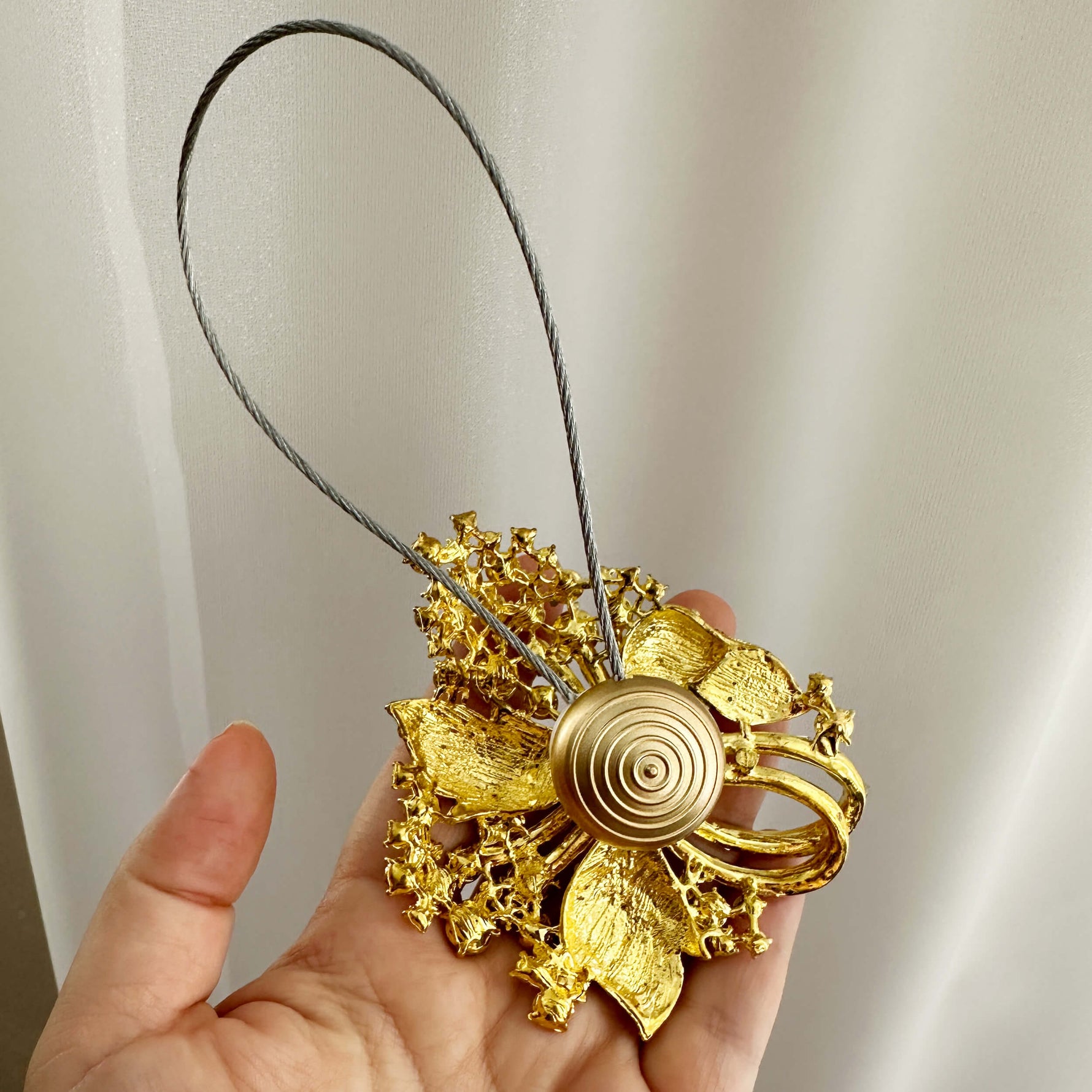 Curtain Tieback Bow with Rhinestones, Golden Magnet Holdback