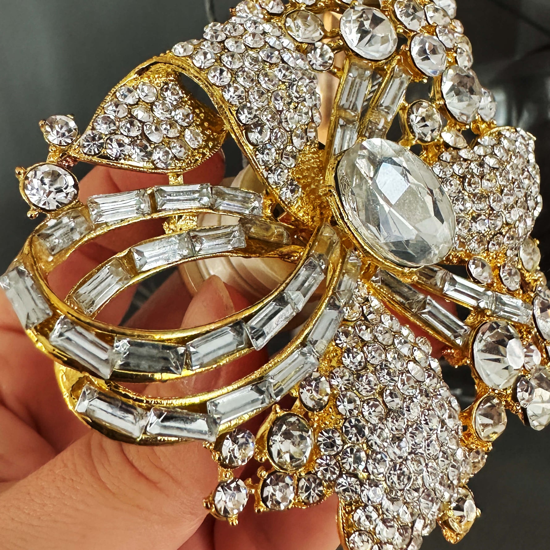 Curtain Tieback Bow with Rhinestones, Golden Magnet Holdback
