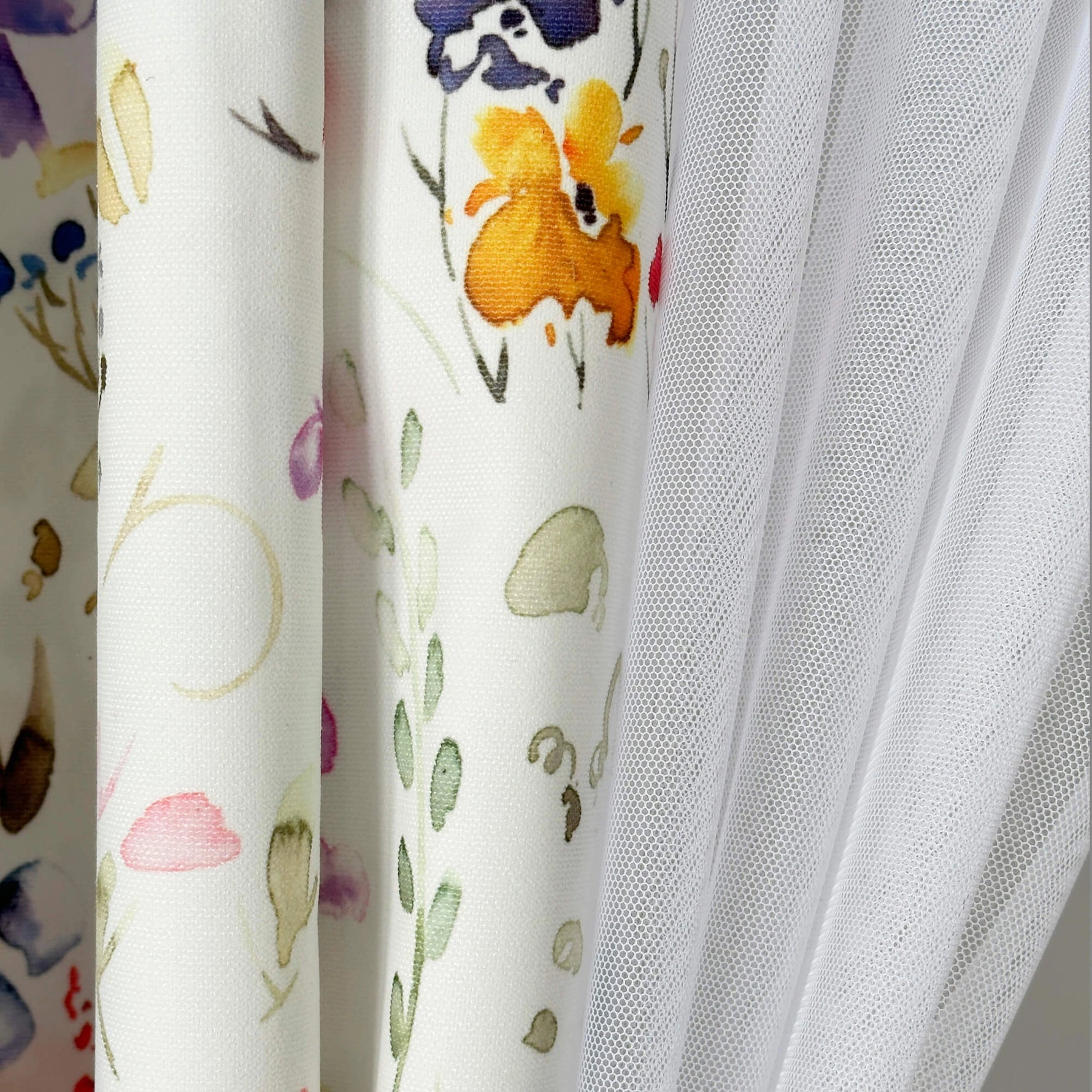 Kitchen Curtains Set with Small Wildflowers Design