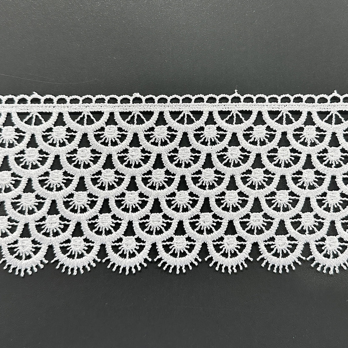 Lace Trim Scale-Shaped Scalloped White