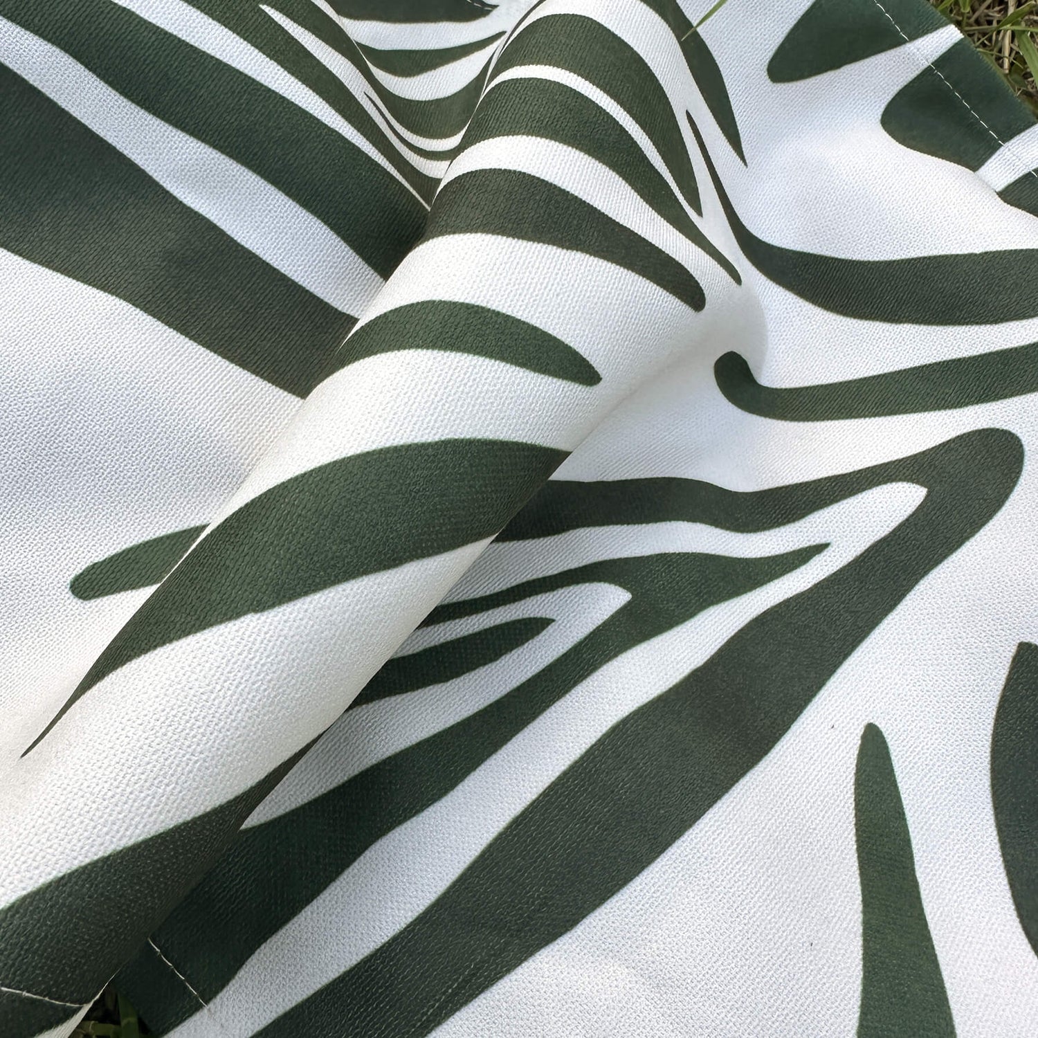 Table Runner Modern Abstract Green / Beige, Festive Original Short Tablecloth